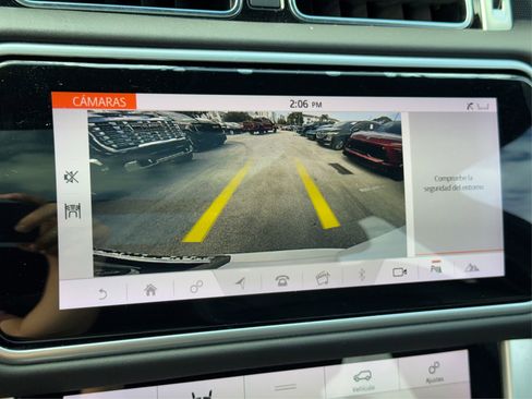 Used 2018 Land Rover Range Rover HSE image 29