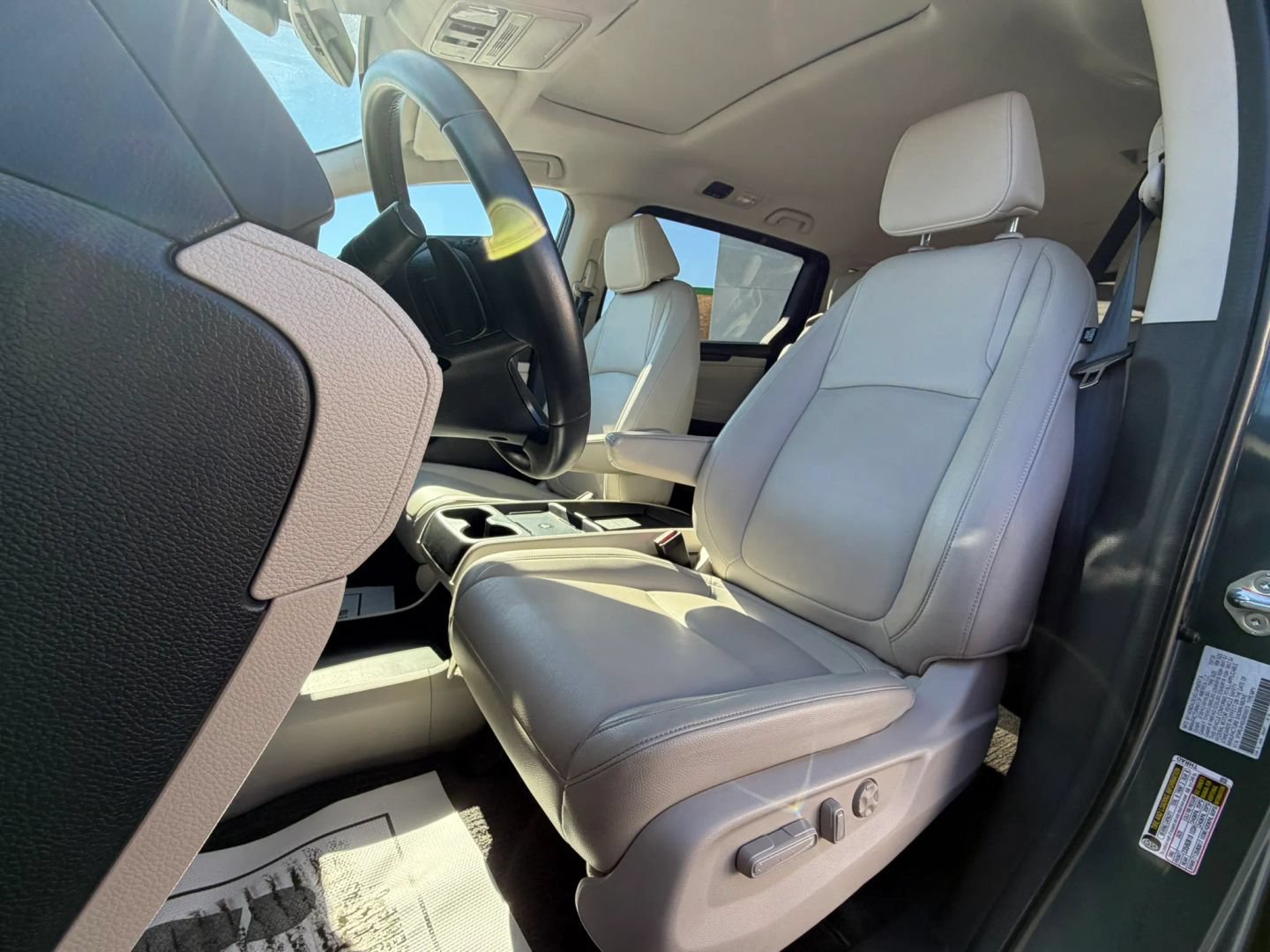 Used 2025 Honda Odyssey EX-L image 12
