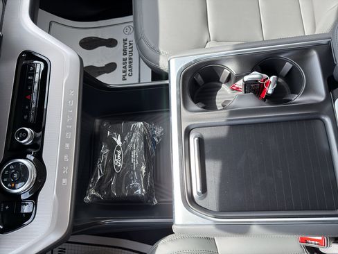 New 2026 Ford Expedition Active RWD image 30