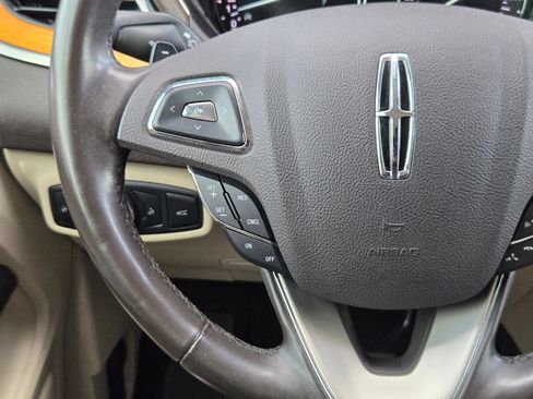 Used 2017 Lincoln MKC Select w/ Select Plus Package FWD image 22