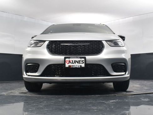 New 2026 Chrysler Pacifica Select image 55