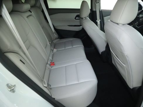 Used 2023 Nissan Rogue SL AWD/4WD image 34