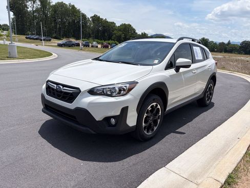 Used 2021 Subaru Crosstrek 2.0i Premium AWD/4WD image 3
