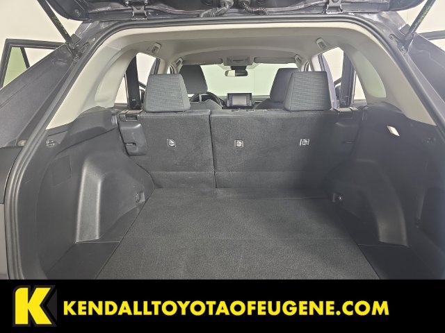 Used 2022 Toyota RAV4 LE AWD/4WD image 27