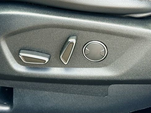 Used 2017 Ford Explorer XLT w/ Equipment Group 202A image 24