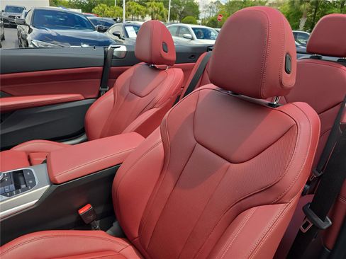 Used 2025 BMW M440i Convertible RWD image 15