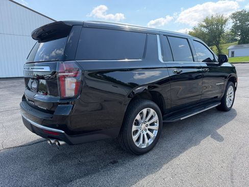 Used 2021 Chevrolet Suburban Premier w/ Premium Package AWD/4WD image 5
