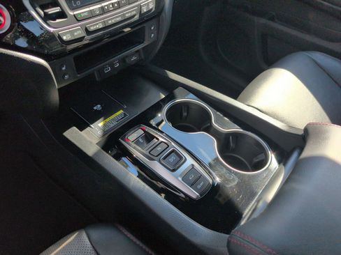 Used 2025 Honda Passport Black Edition image 20