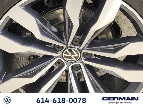 Used 2022 Volkswagen Atlas Cross Sport SEL Premium R-Line image 13