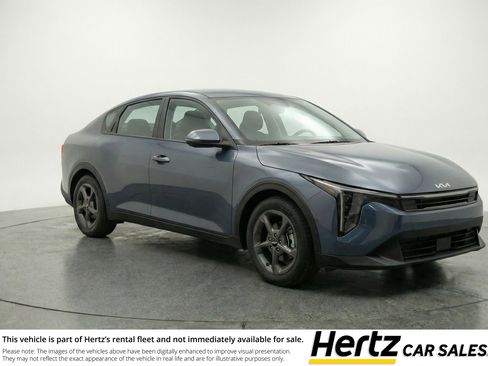 Used 2025 Kia K4 LXS image 1