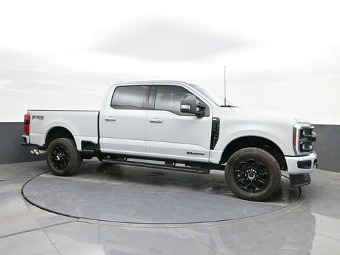 Certified 2025 Ford F250 XLT w/ Black Appearance Package image 17