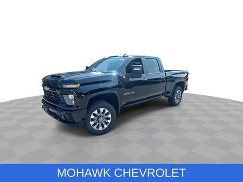 Used 2024 Chevrolet Silverado 2500 Custom w/ Custom Value Package AWD/4WD image 4
