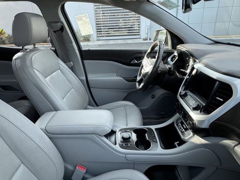 Used 2020 GMC Acadia SLT image 4