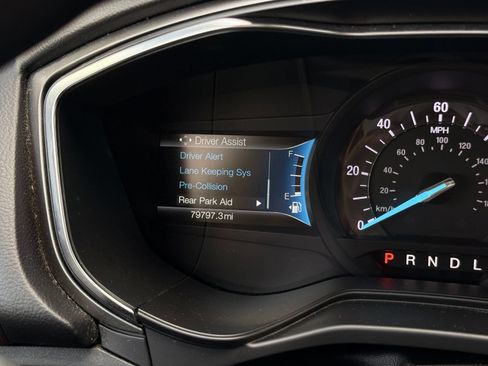 Used 2019 Ford Fusion SE FWD image 28