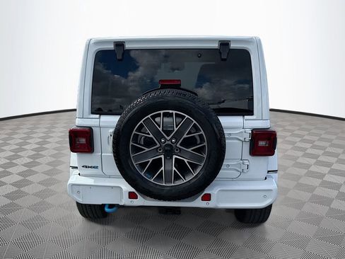 Used 2023 Jeep Wrangler Unlimited Sahara AWD/4WD image 7