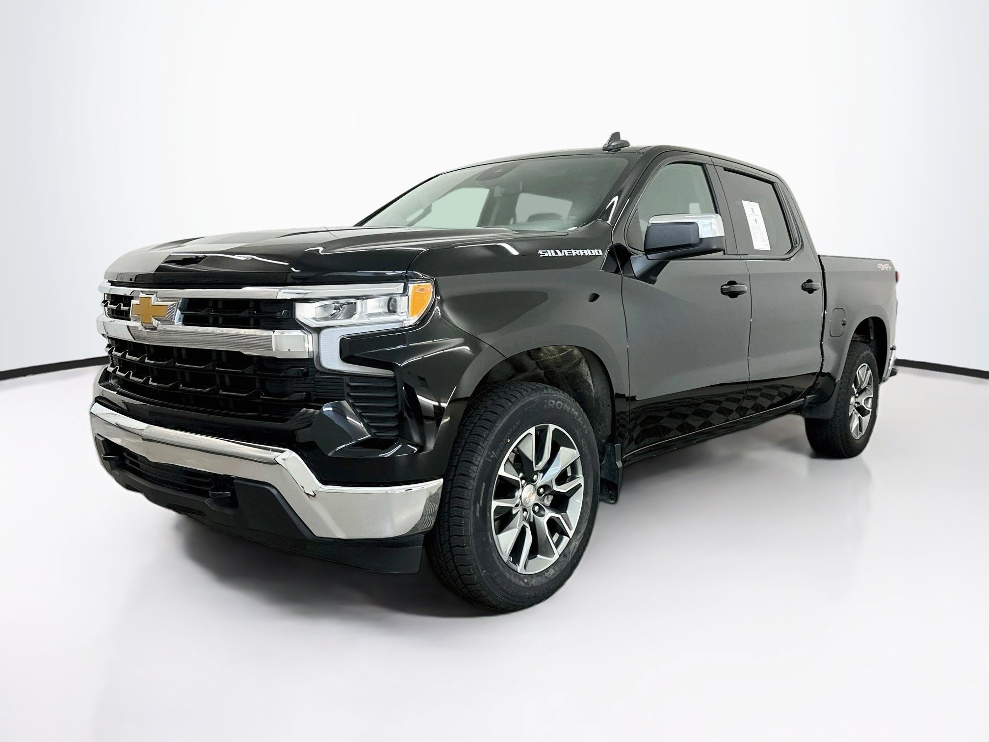 Used 2024 Chevrolet Silverado 1500 LT AWD/4WD image 3