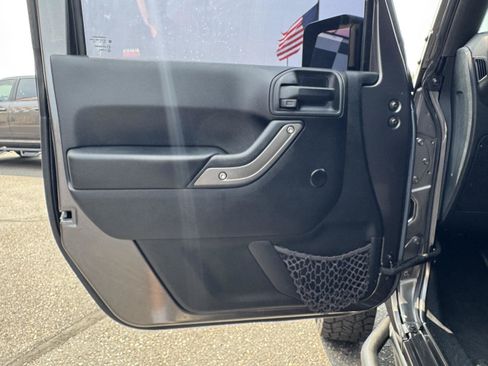 Used 2016 Jeep Wrangler Unlimited Sport AWD/4WD image 12