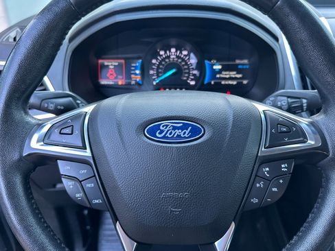 Used 2022 Ford Edge Titanium image 23