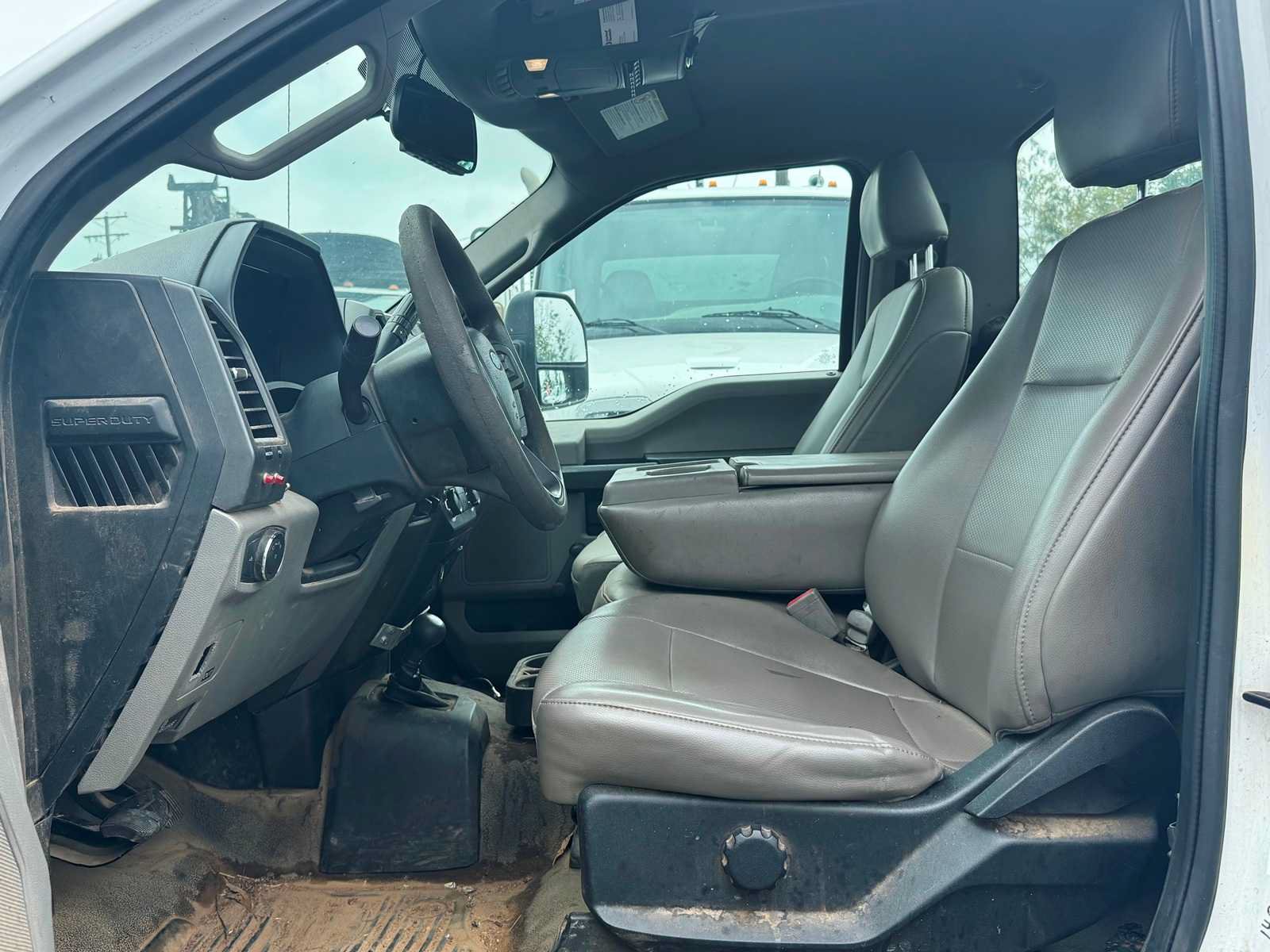 Used 2019 Ford F550 4x4 Regular Cab Super Duty image 3