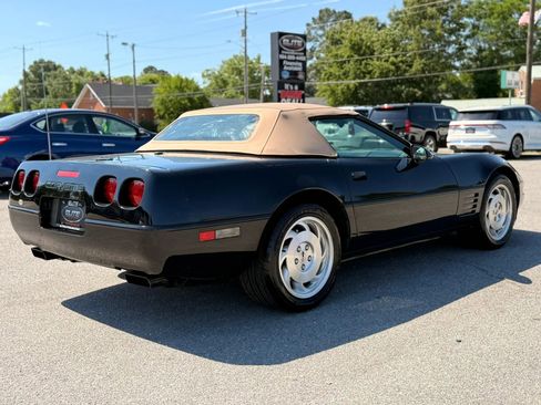 Used 1994 Chevrolet Corvette Convertible RWD image 16