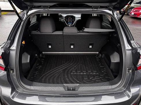 Used 2025 Subaru Crosstrek 2.0i Premium image 18