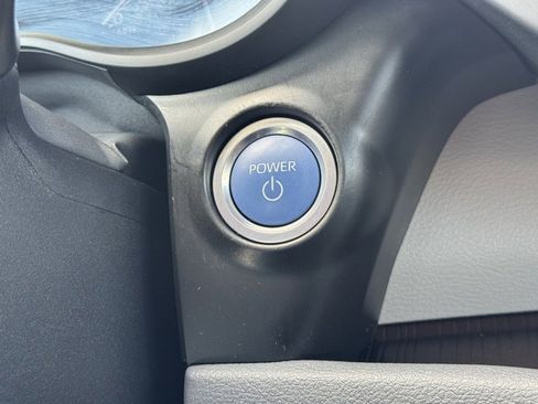 Used 2024 Toyota Sienna XLE image 6