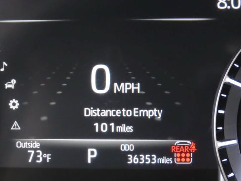 Used 2024 Toyota Highlander LE AWD/4WD image 10