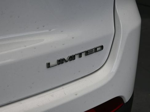 Used 2025 Jeep Compass Limited AWD/4WD image 13