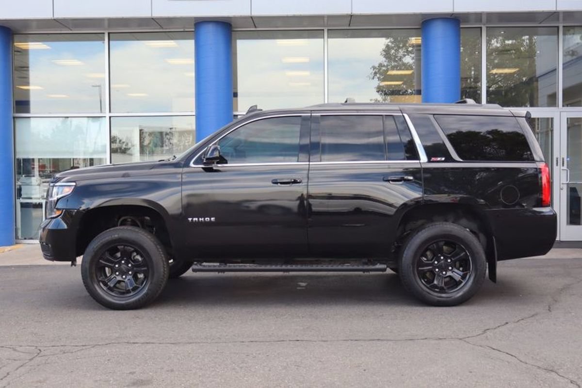 Used 2018 Chevrolet Tahoe LT AWD/4WD image 2
