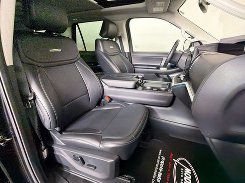 Used 2025 Ford Expedition Max Platinum AWD/4WD image 36