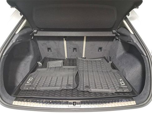 Used 2024 Audi Q3 2.0T Premium Plus image 9