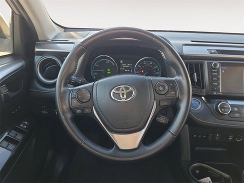 Used 2017 Toyota RAV4 Limited image 12