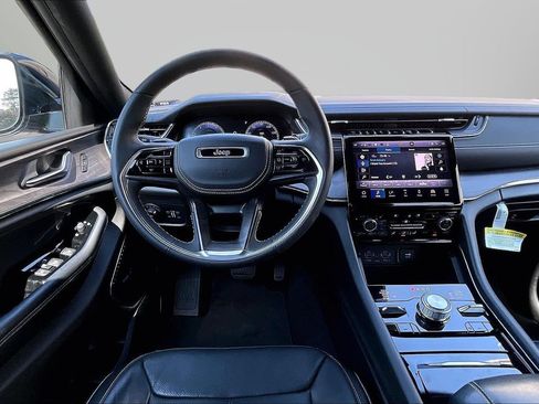 Certified 2023 Jeep Grand Cherokee Overland AWD/4WD image 11