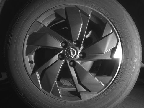 Used 2025 Nissan Rogue SV image 14