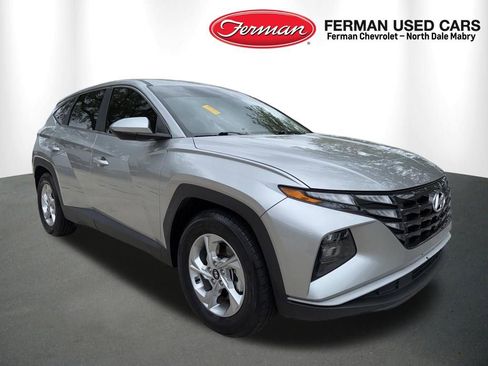 Used 2022 Hyundai Tucson SE image 1