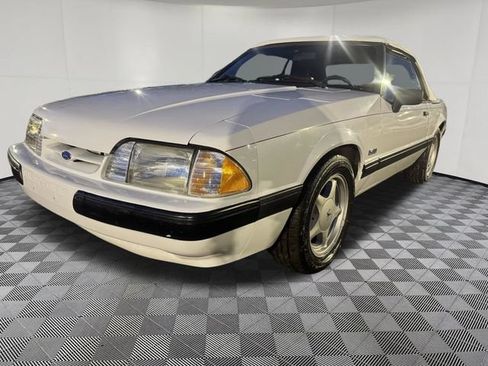 Used 1990 Ford Mustang LX RWD image 16