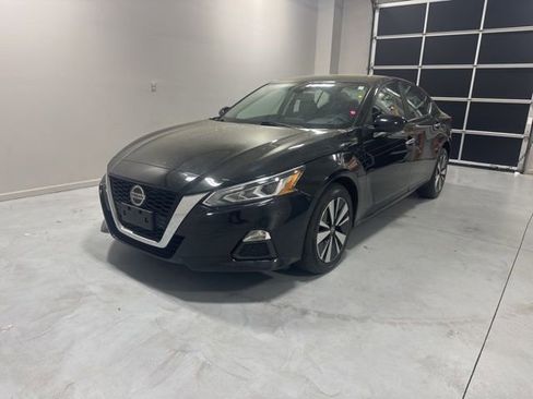 Used 2022 Nissan Altima 2.5 SV image 3