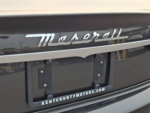 Used 2015 Maserati GranTurismo Sport RWD image 29