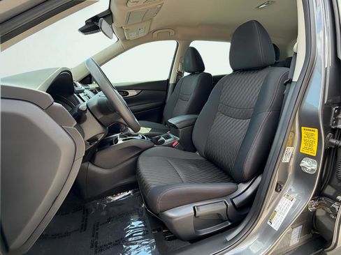 Used 2019 Nissan Rogue S FWD image 19