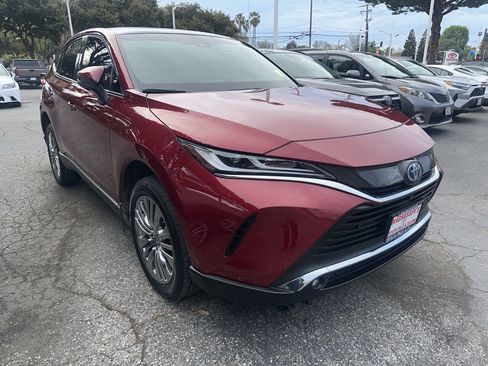 Certified 2024 Toyota Venza Limited image 2