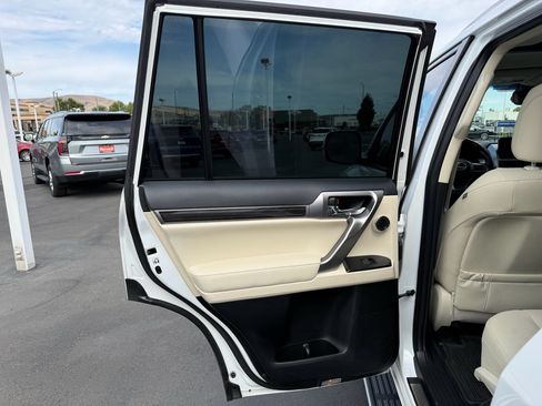 Used 2023 Lexus GX 460 Premium AWD/4WD image 41