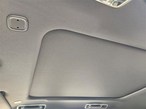 New 2025 Land Rover Range Rover Sport Dynamic SE image 18