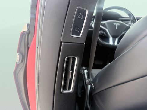 Used 2017 Tesla Model X 75D image 46