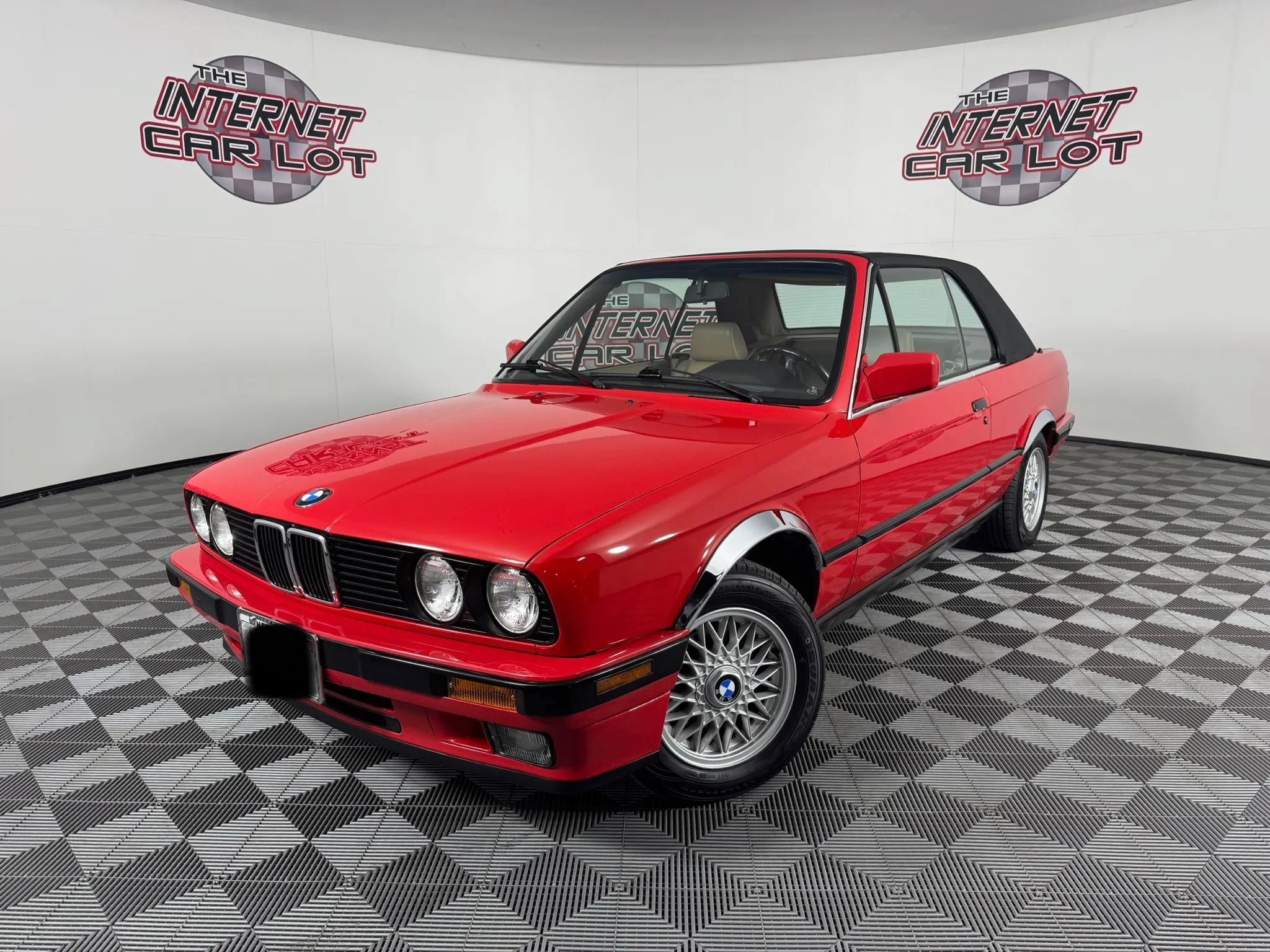 Used 1991 BMW 325i Convertible RWD image 2