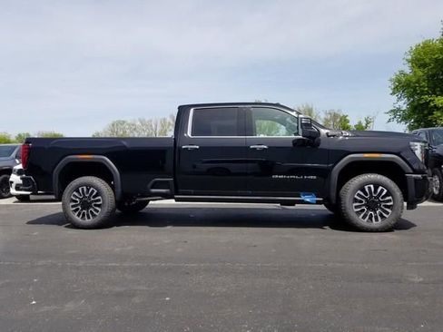 New 2026 GMC Sierra 3500 Denali Ultimate AWD/4WD image 3