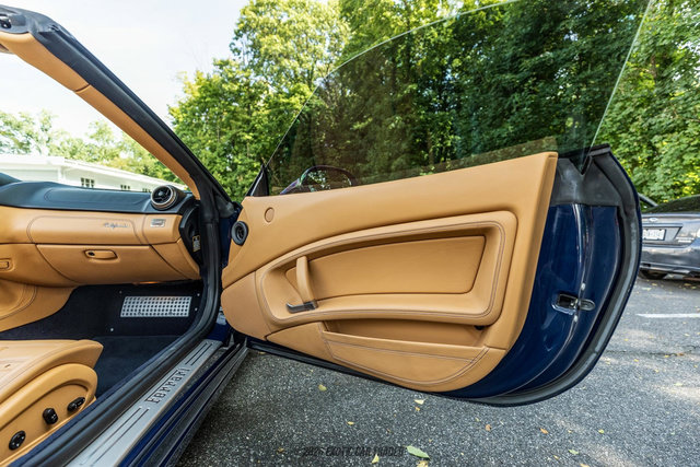 Used 2012 Ferrari California RWD image 47