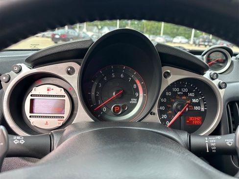 Used 2010 Nissan 370Z Touring w/ Sport Pkg RWD image 13