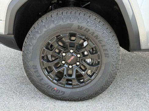 New 2026 GMC Canyon Elevation image 9