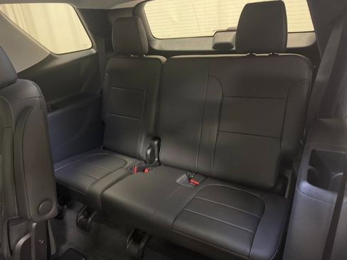 Used 2021 Chevrolet Traverse Premier image 32