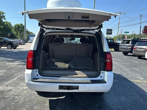 Used 2017 Chevrolet Suburban LS w/ Enhanced Driver Alert Package RWD image 19